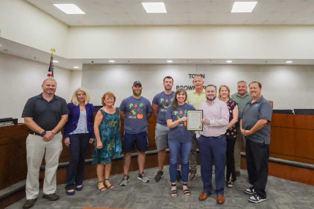 Brownsburg Town Council President Issues Proclamation Declaring National Farmers Market Week